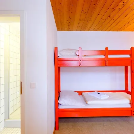 Djh Hostel *