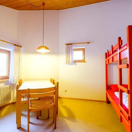 Djh Hostel *