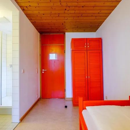 Hostel Djh *